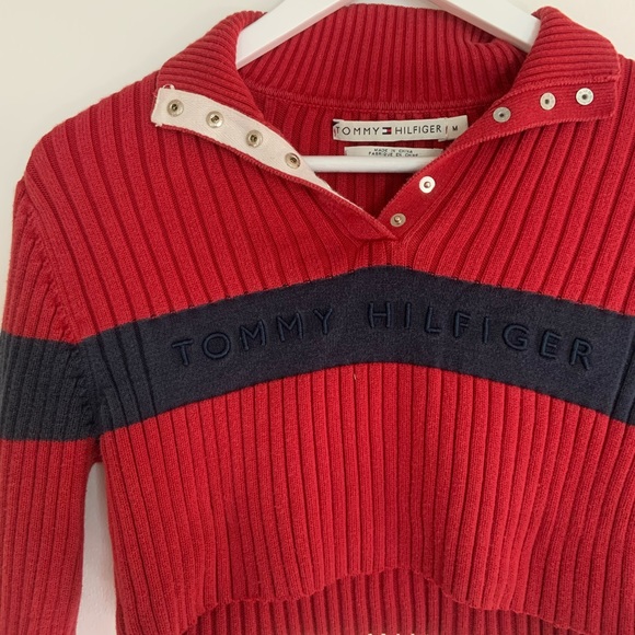 Tommy Hilfiger Tops - Cropped Tommy Hilfiger knit top
